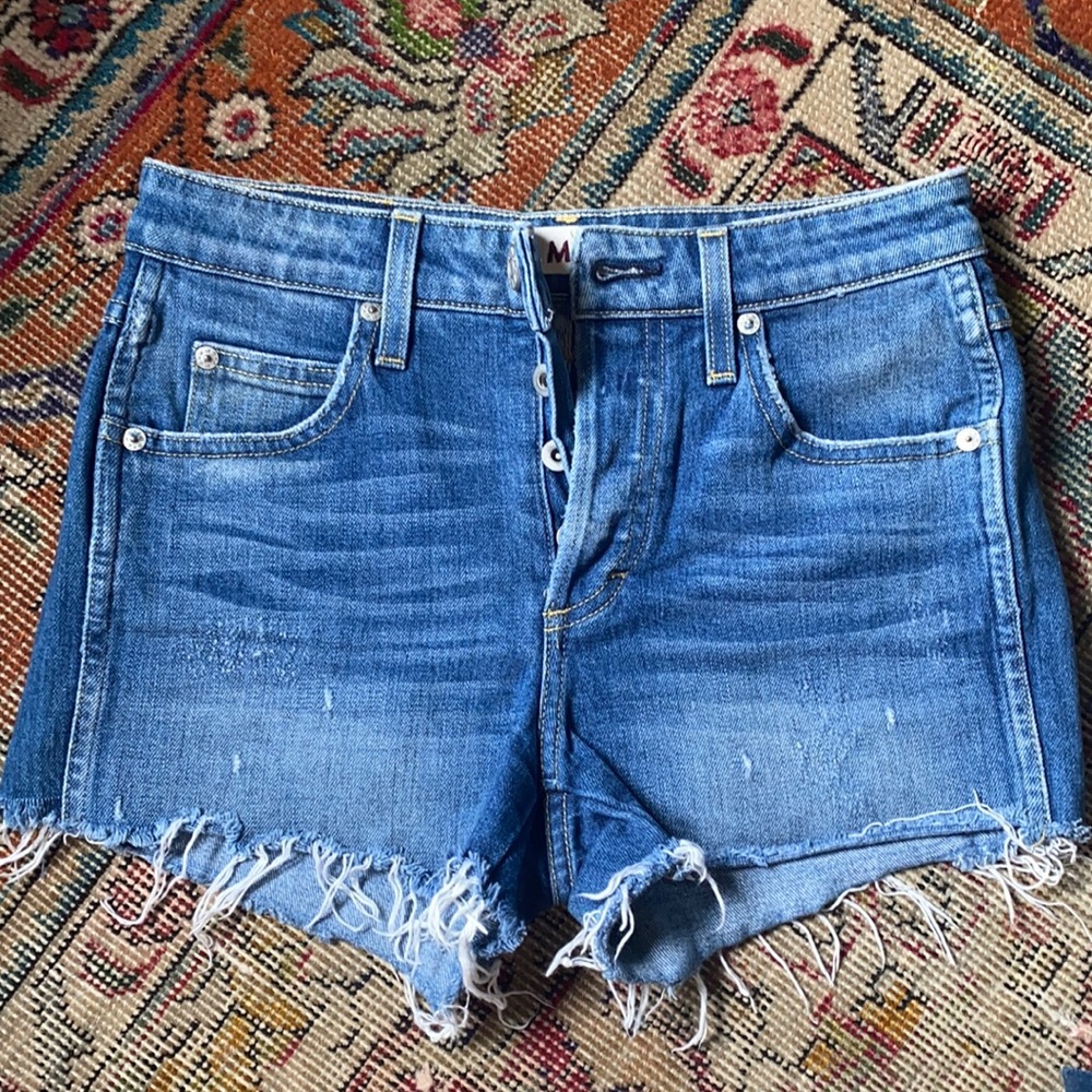 AMO babe short size 25 in dive bar wash